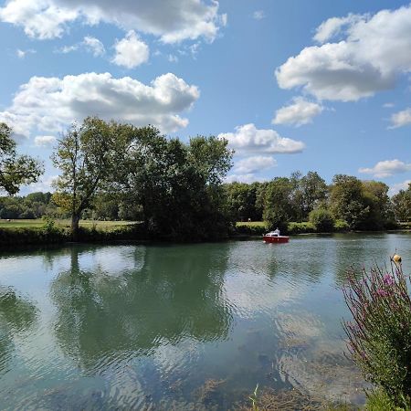 Camping Belle Riviere Chaniers Exteriér fotografie