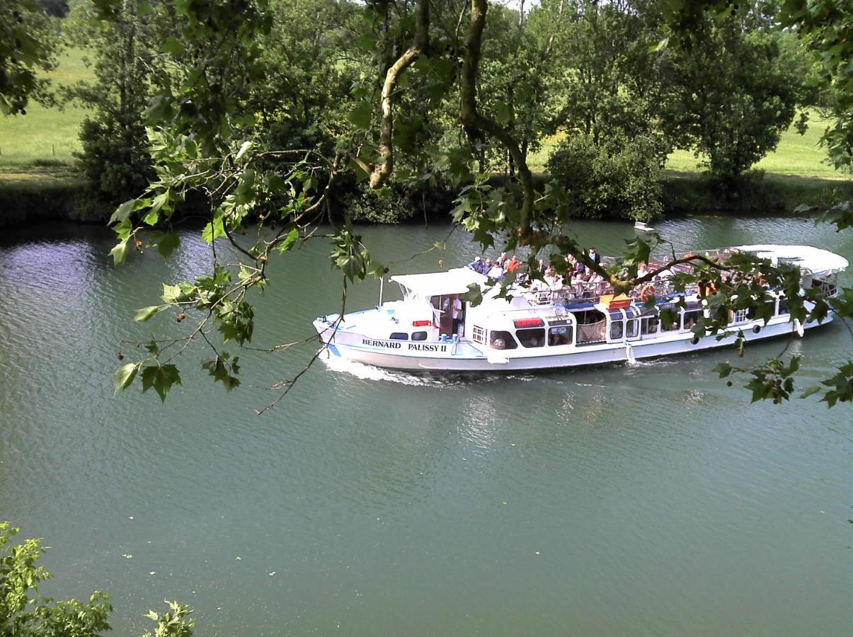 Camping Belle Riviere Chaniers Exteriér fotografie