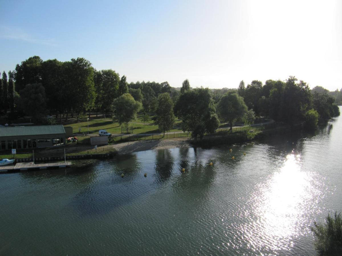 Camping Belle Riviere Chaniers Exteriér fotografie