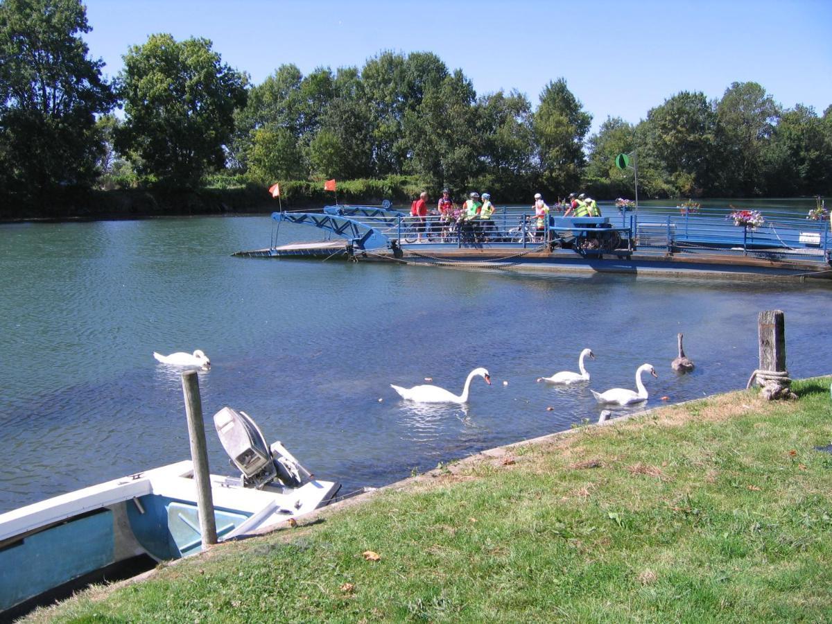 Camping Belle Riviere Chaniers Exteriér fotografie