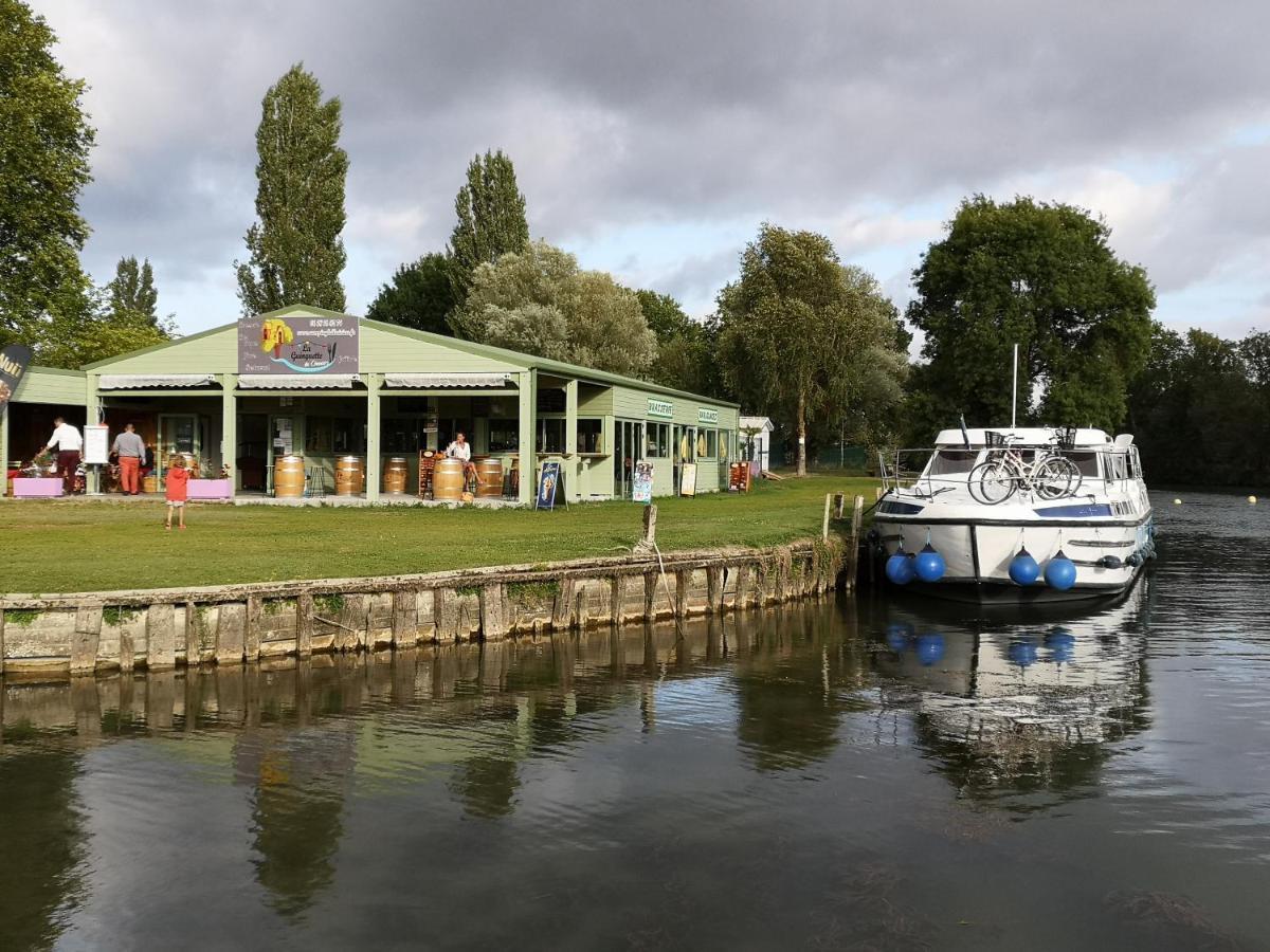 Camping Belle Riviere Chaniers Exteriér fotografie