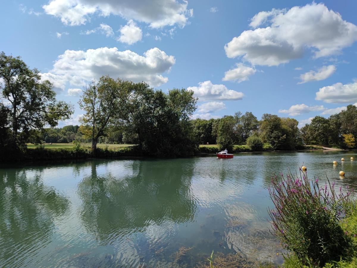 Camping Belle Riviere Chaniers Exteriér fotografie