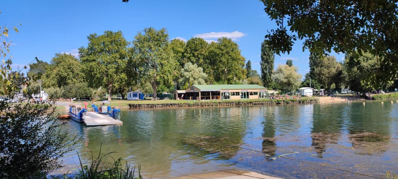 Camping Belle Riviere Chaniers Exteriér fotografie