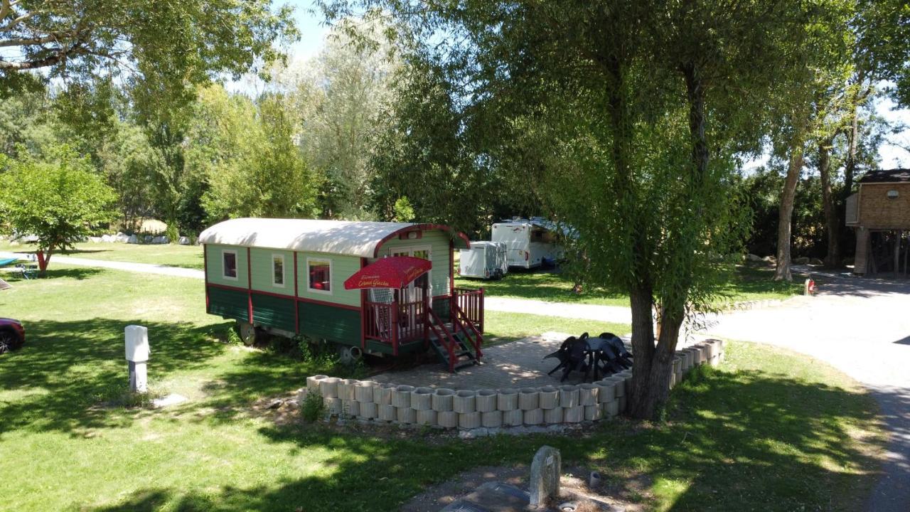 Camping Belle Riviere Chaniers Exteriér fotografie